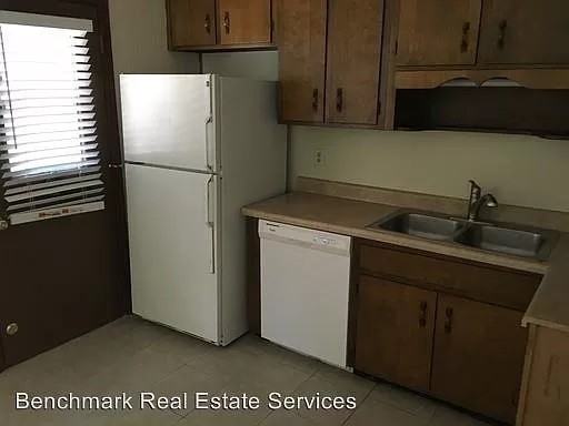 1624 Coombs Dr #1 - Photo 3 of 4