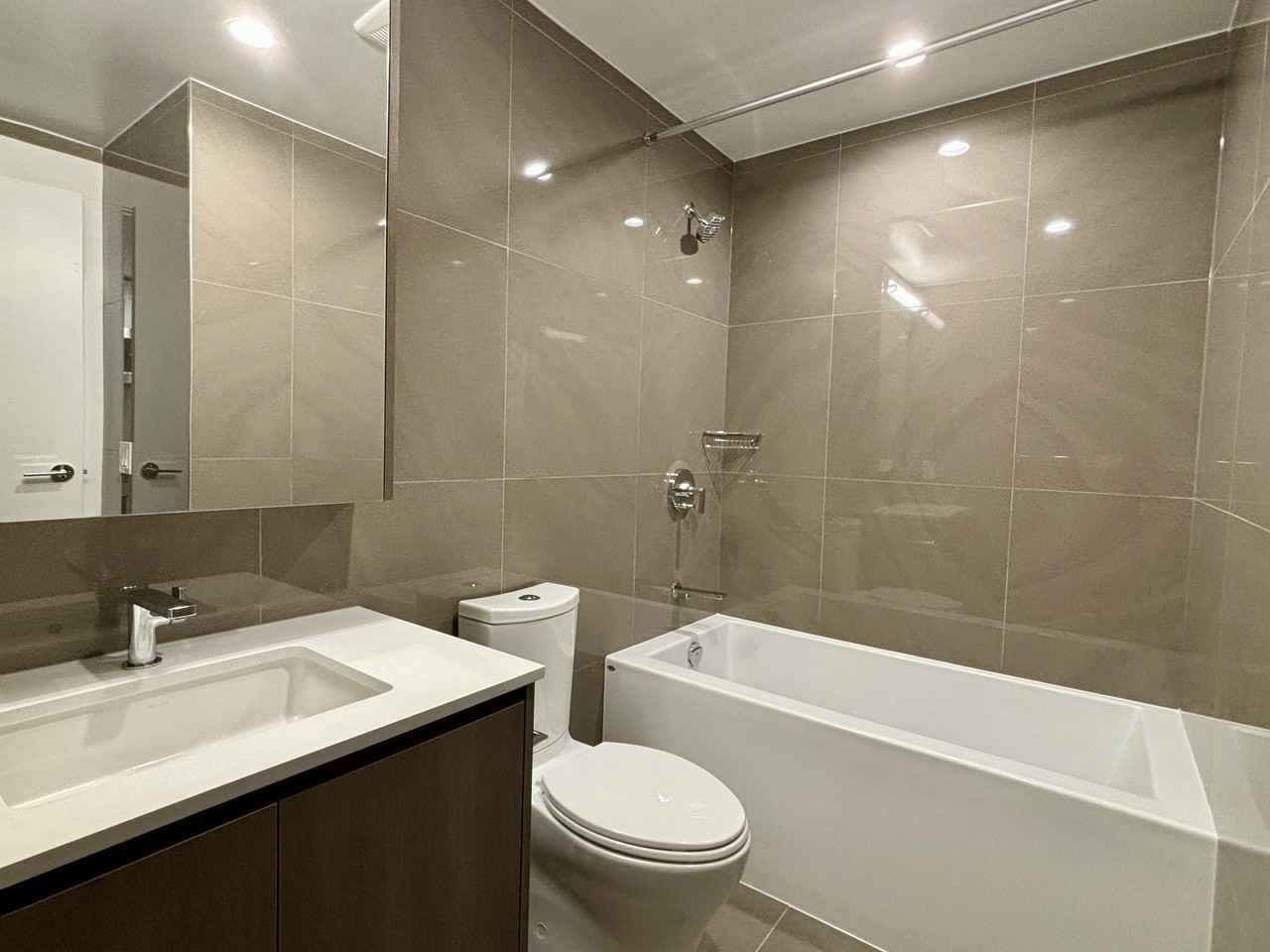 618 Carnarvon Street - Photo 3 of 15