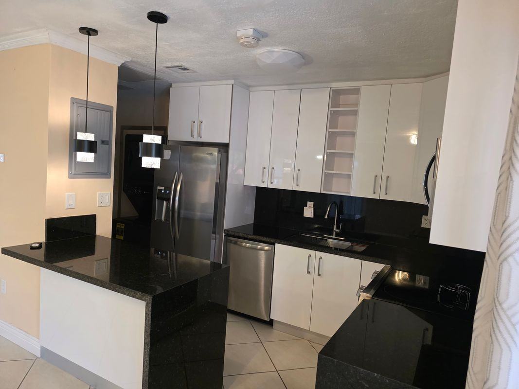 7921 Nw 12th St - Photo 2 of 16