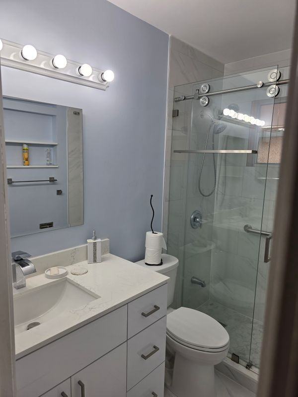 7921 Nw 12th St - Photo 4 of 16