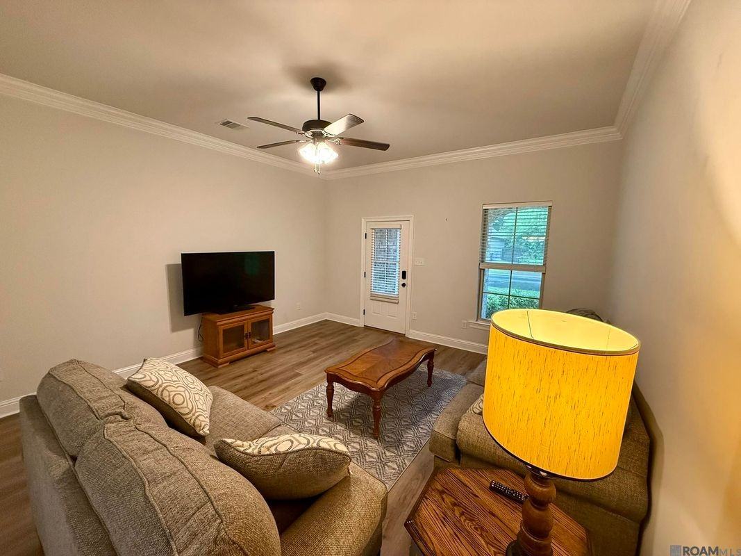 7306 Kenilworth Crossing Ave - Photo 3 of 20