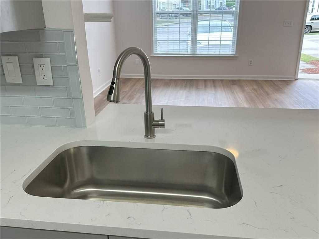 4162 Howell Park Rd - Photo 7 of 16