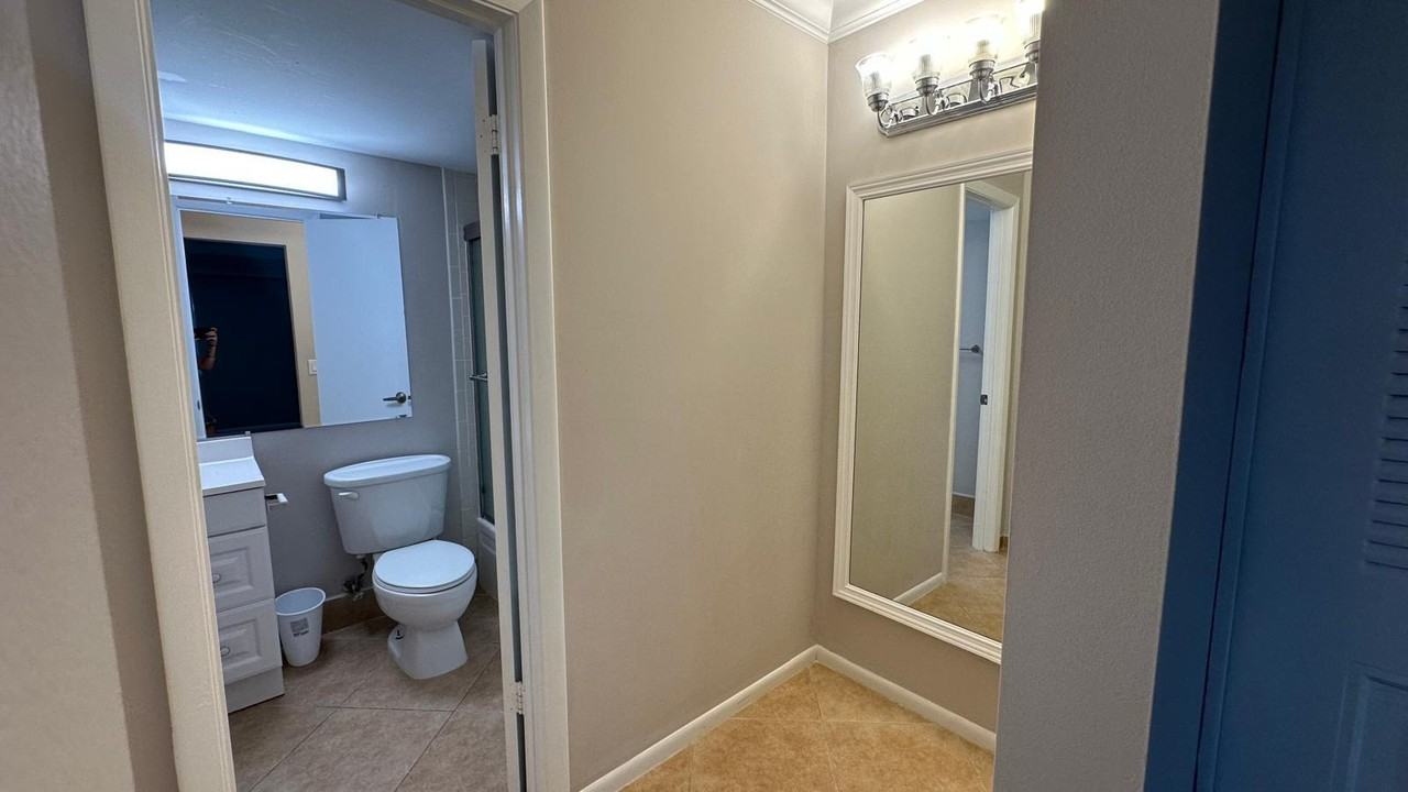 3300 West Rolling Hills Circle #708 - Photo 4 of 5