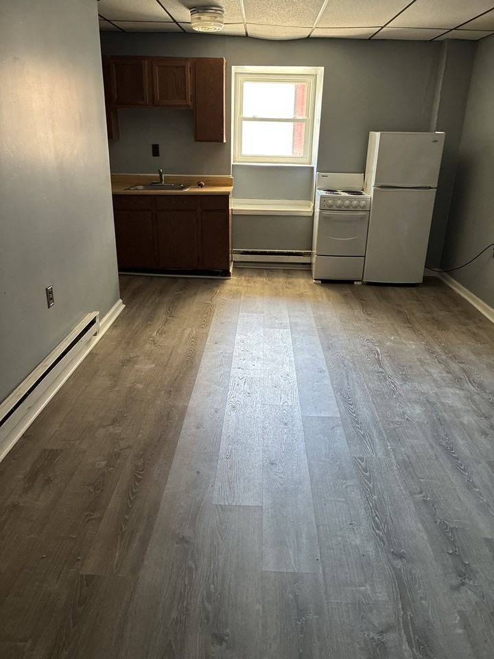 131 Wood St #104 - Photo 4 of 4