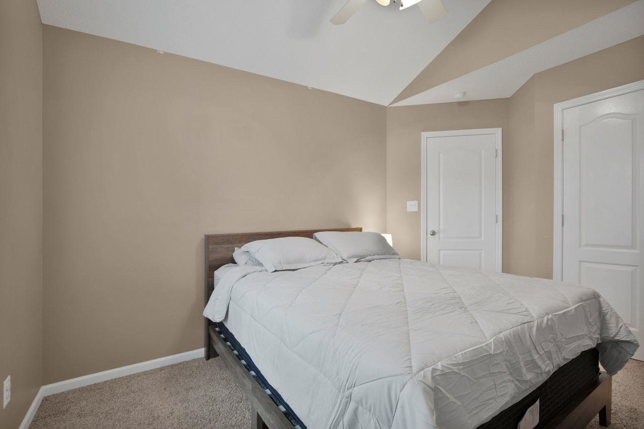 1403 Oxnop Ct - Photo 3 of 42