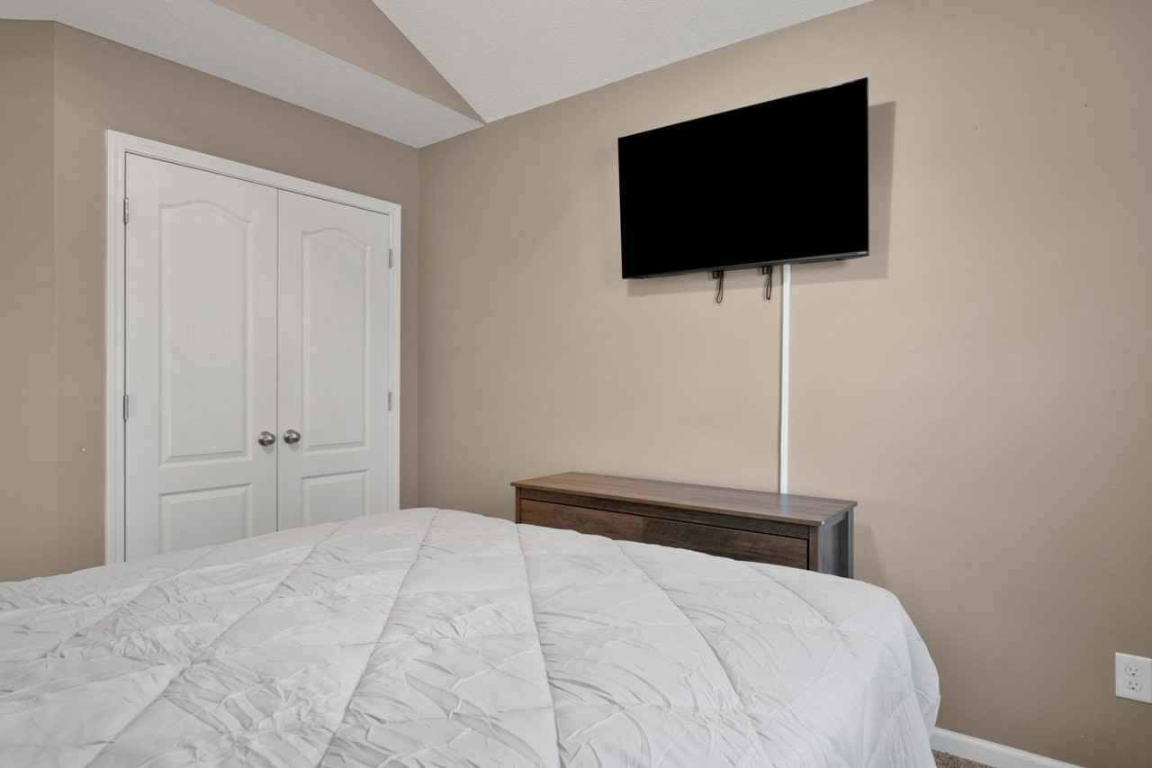 1403 Oxnop Ct - Photo 5 of 42
