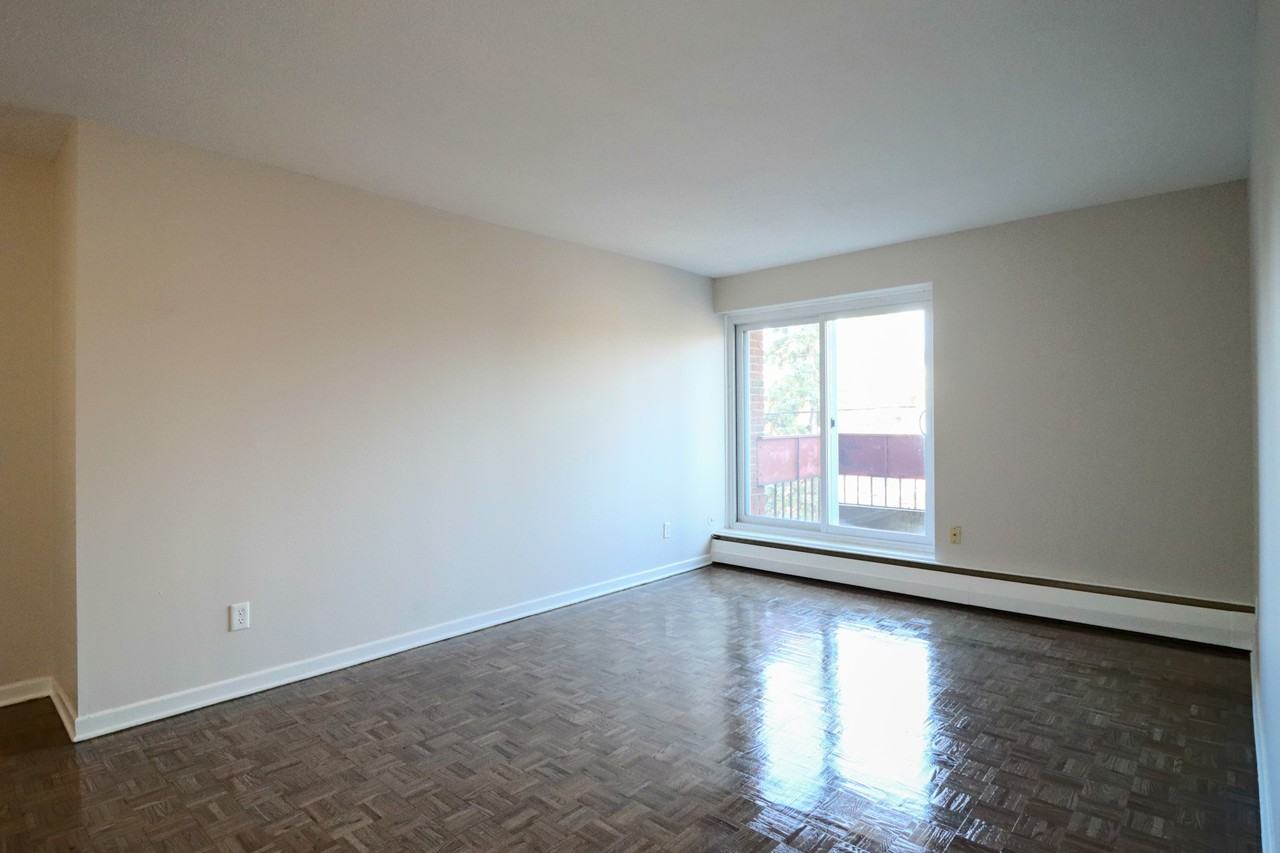 474 Wilbrod Street - Photo 2 of 10
