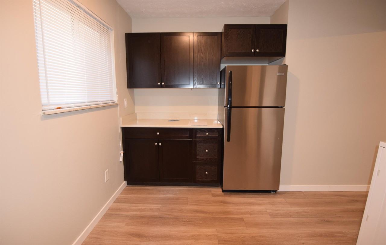 1296 Courtland Ave #B - Photo 4 of 9