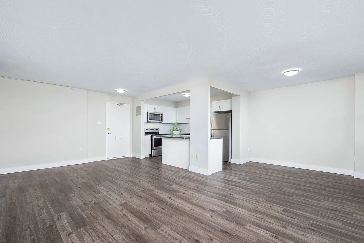 1340 Danforth Road - Photo 6 of 19