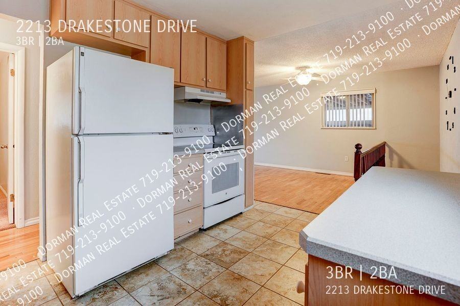2213 Drakestone Dr - Photo 5 of 34