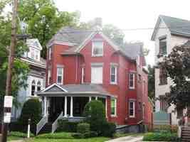 featured image of 333 W 6th St