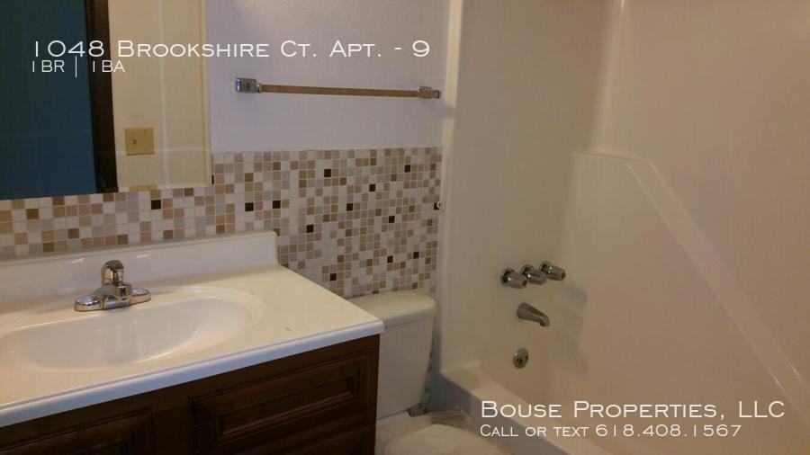 1048 Brookshire Ct #9 - Photo 4 of 5