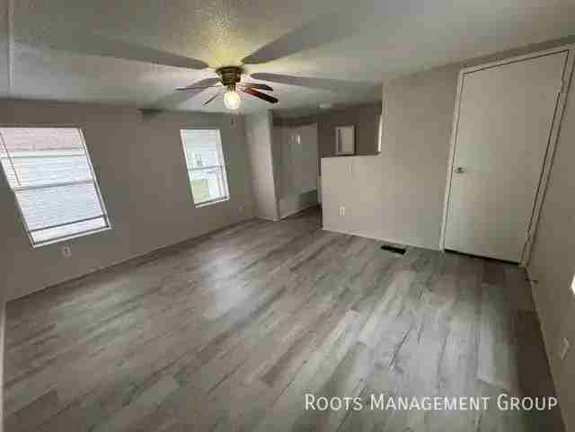 1009 W Bonny Doon Ln - Photo 7 of 16