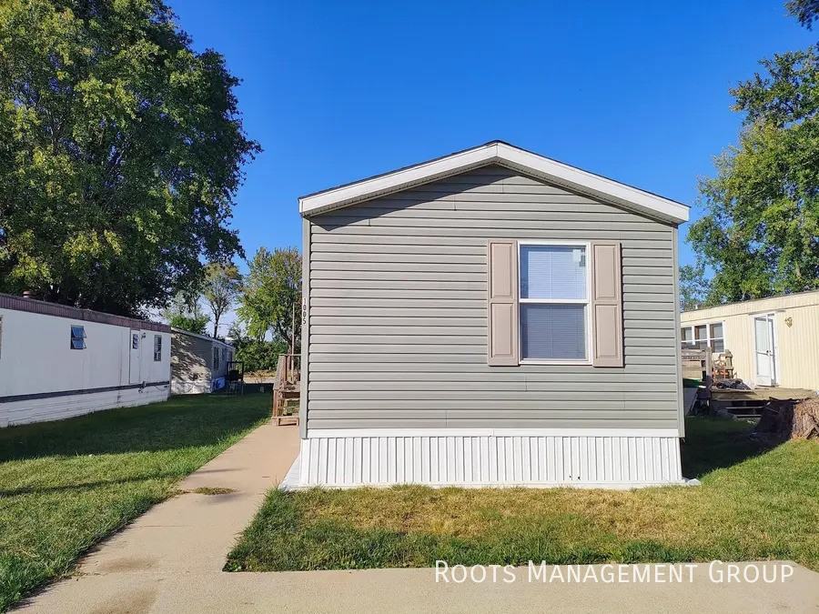 1005 W Inverness Dr - Photo 2 of 17