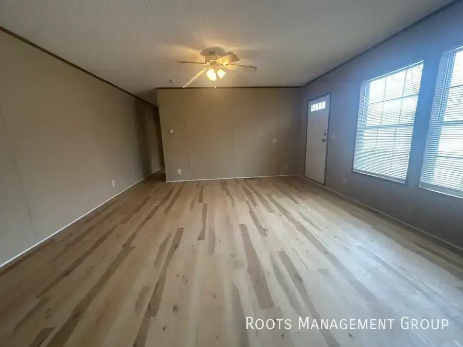 2410 Gena Ann Ln - Photo 2 of 8