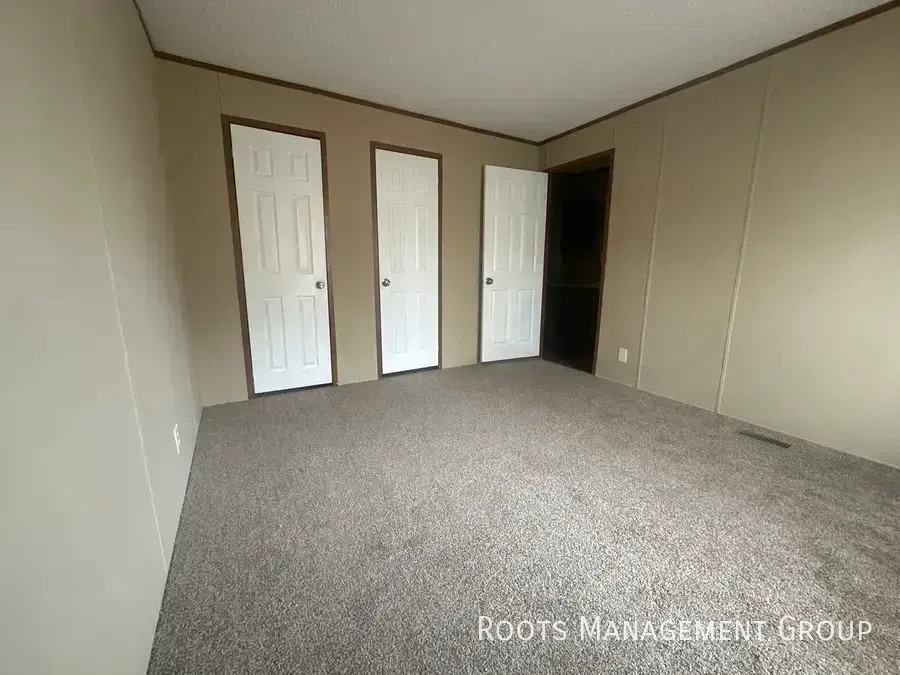 2410 Gena Ann Ln - Photo 4 of 8