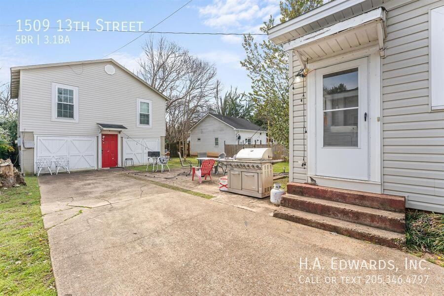 1509 13th St - Photo 4 of 45