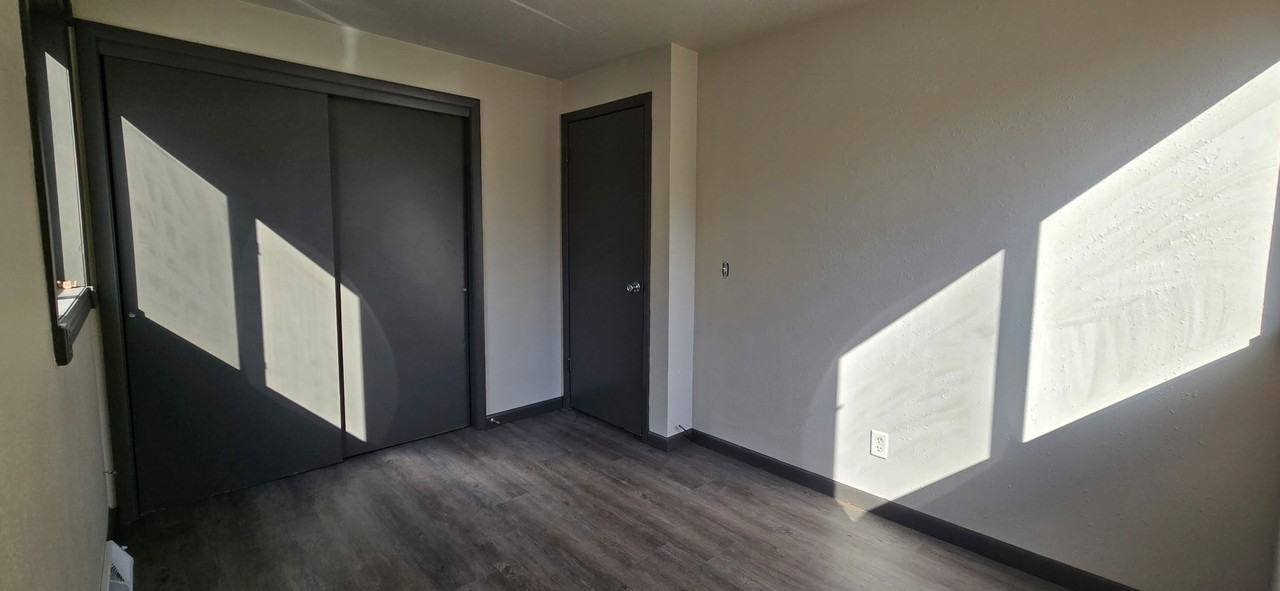 1820 Oak St #2 - Photo 6 of 9
