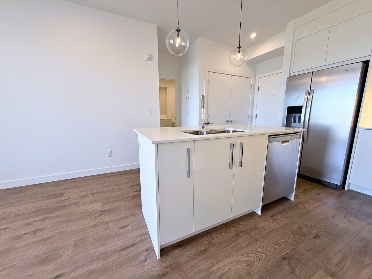 [Myne] 63 Corner Glen Crescent NE, Calgary - Photo 3 of 16