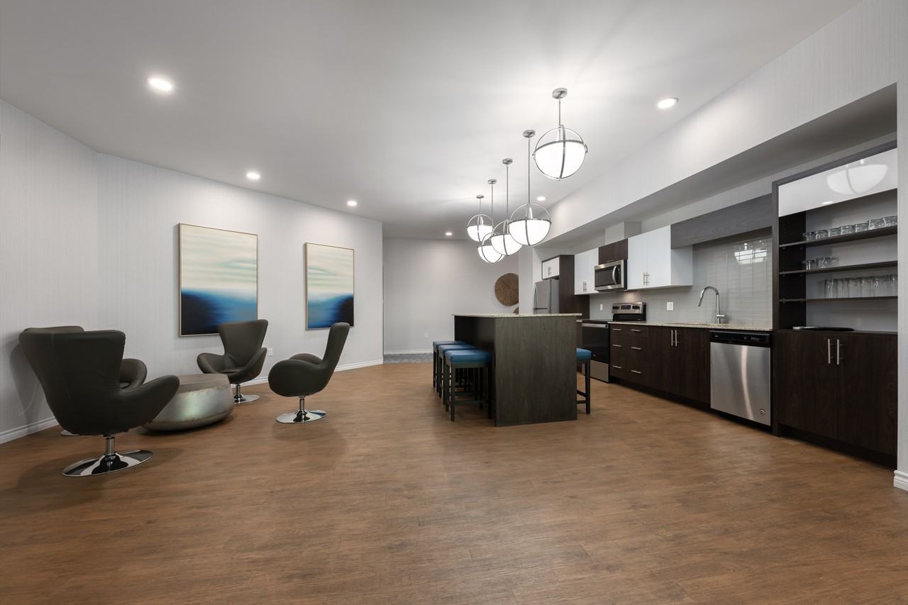 The Charles Apartments - Photo 2 of 6