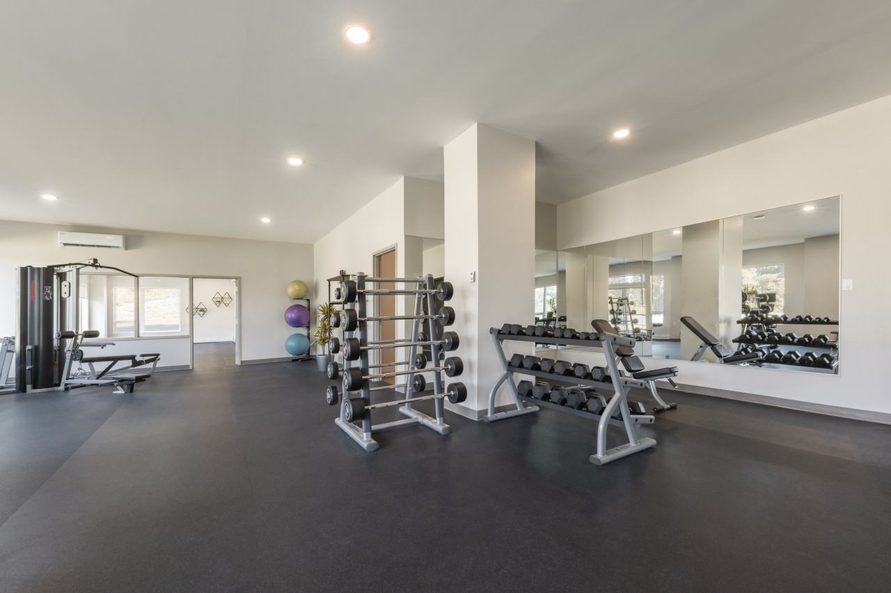 The Charles Apartments - Photo 4 of 6