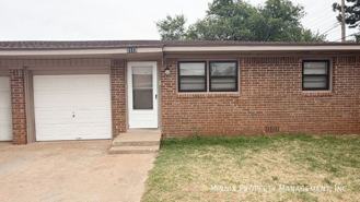 2113 S Loop 289 #B - Photo 1 of 1