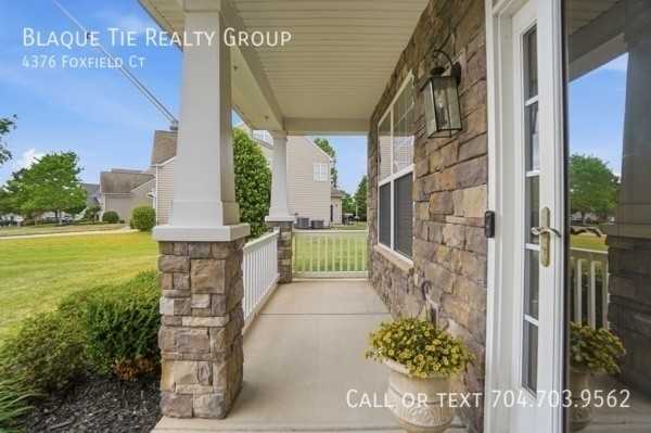 4376 Foxfield Ct - Photo 3 of 44