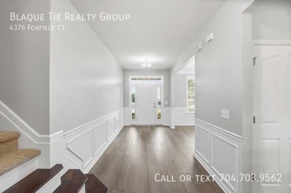 4376 Foxfield Ct - Photo 6 of 44