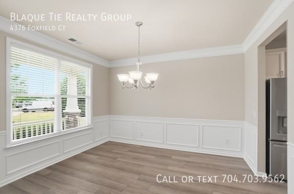 4376 Foxfield Ct - Photo 7 of 44