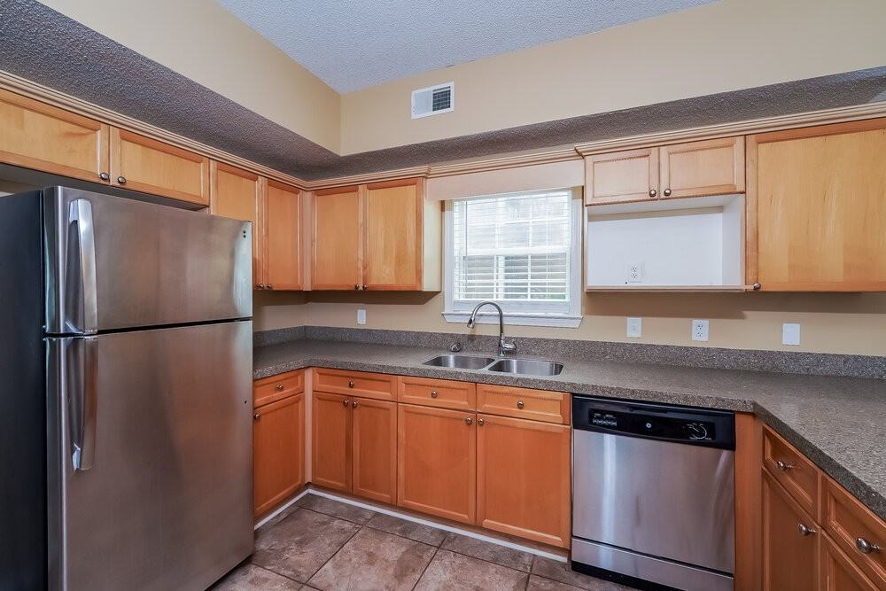 5505 Leighaven Way - Photo 7 of 25