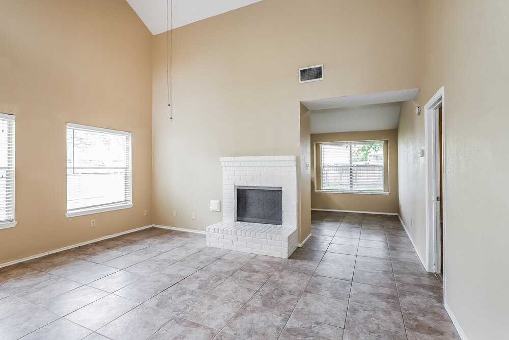 6042 Beaconridge Dr - Photo 2 of 17