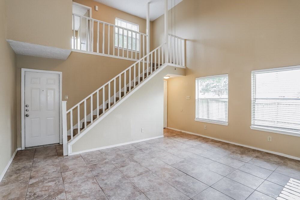 6042 Beaconridge Dr - Photo 3 of 17