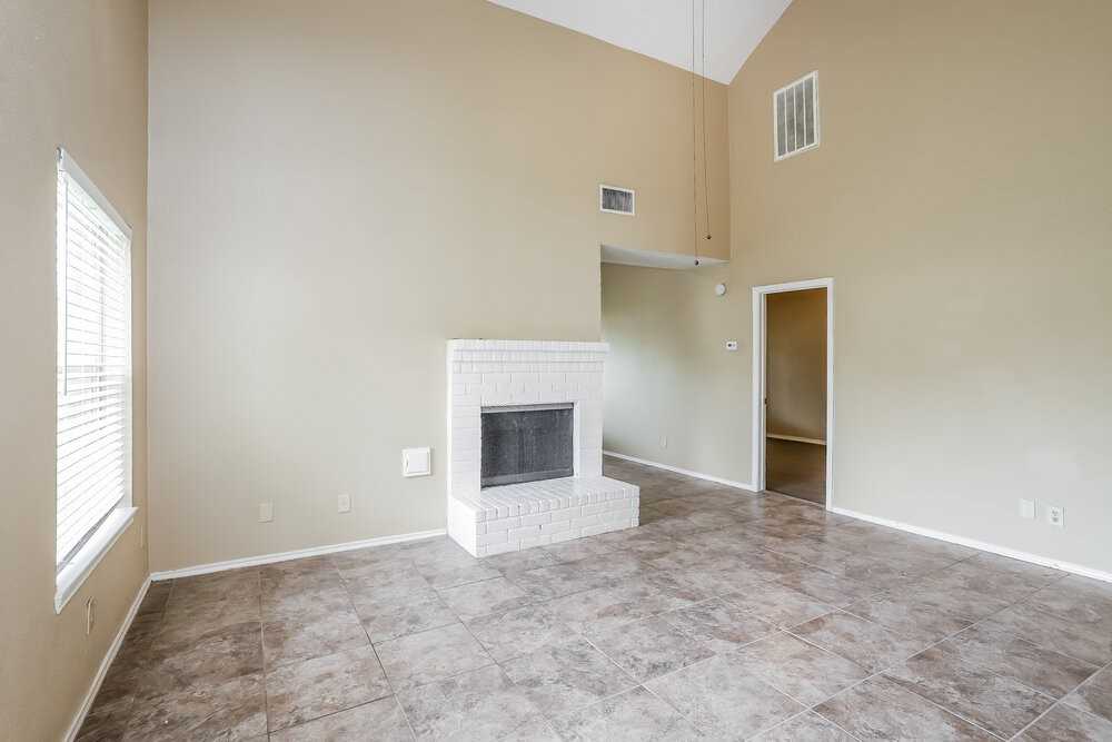 6042 Beaconridge Dr - Photo 4 of 17