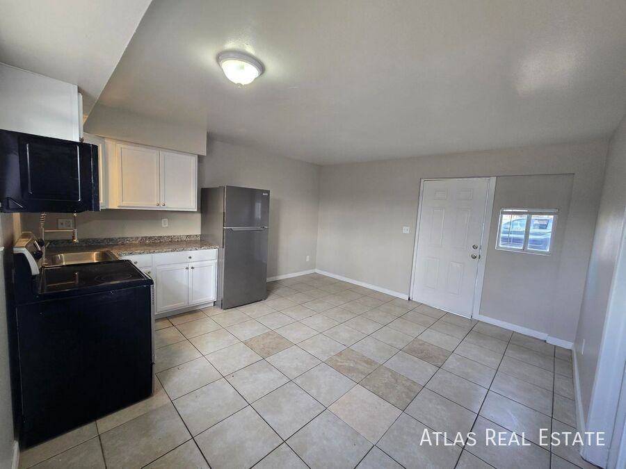 755 E Millett Ave #A - Photo 7 of 13