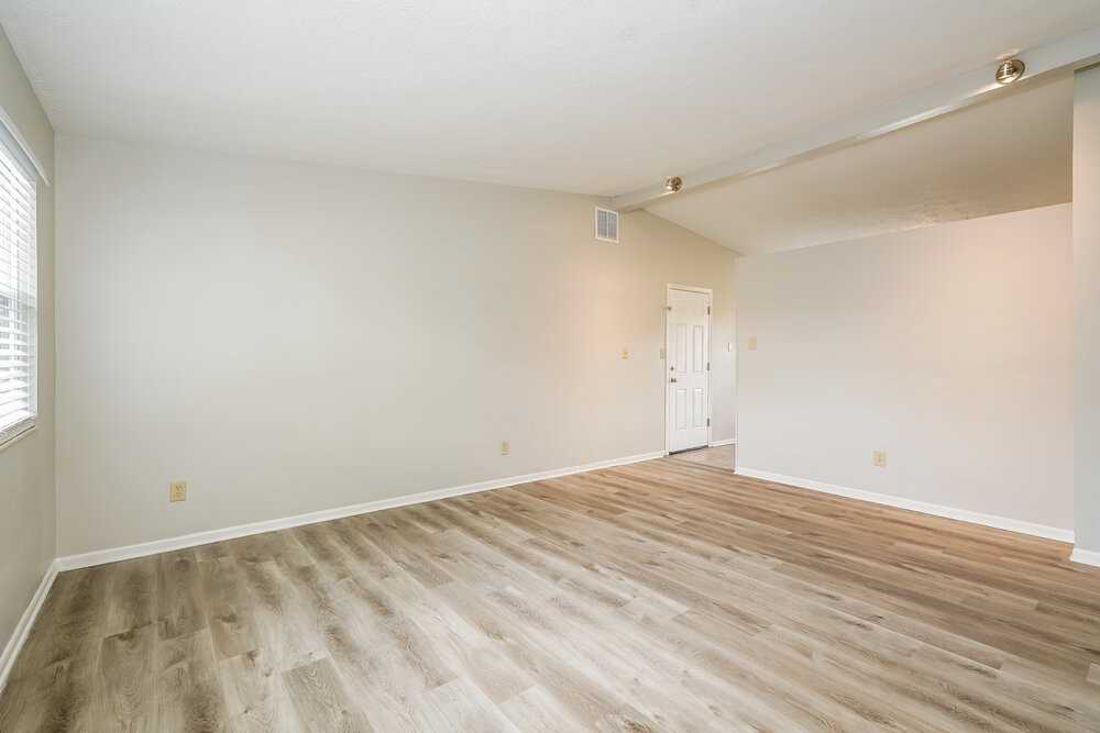 3628 Valley Lake Dr - Photo 4 of 16