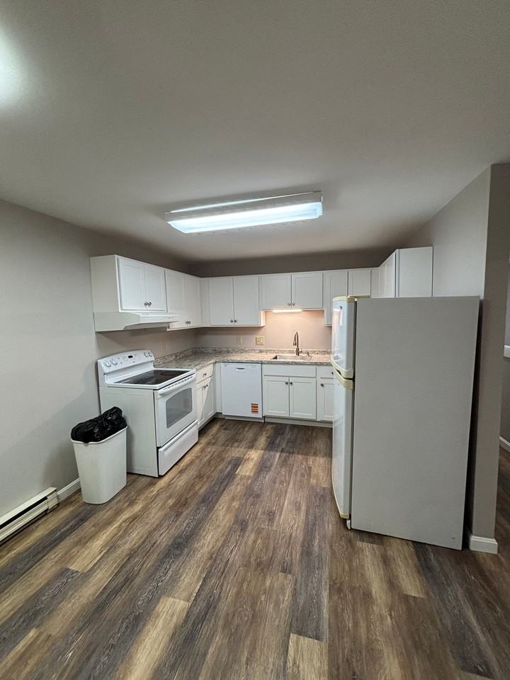 236 Sewall St #3 - Photo 6 of 11