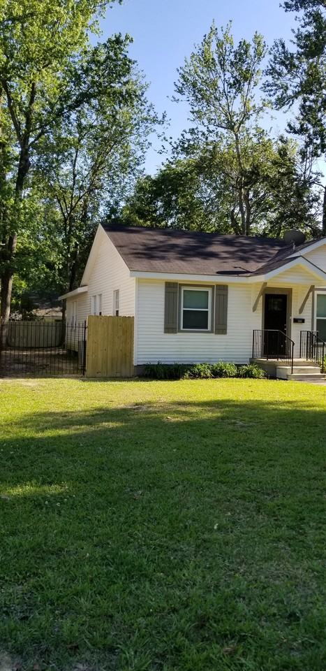 356 Oak St - Photo 2 of 18