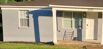 2565 Peres Ave - Photo 1 of 1