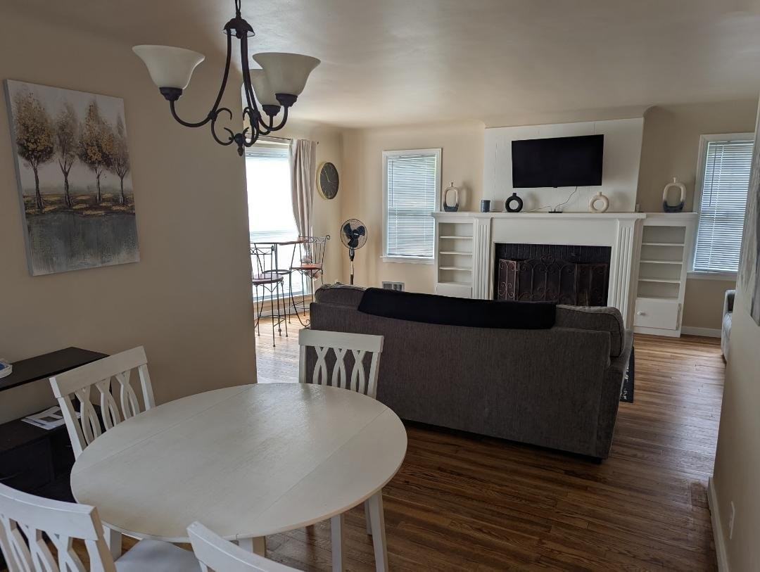 2121 Brenner St - Photo 3 of 10
