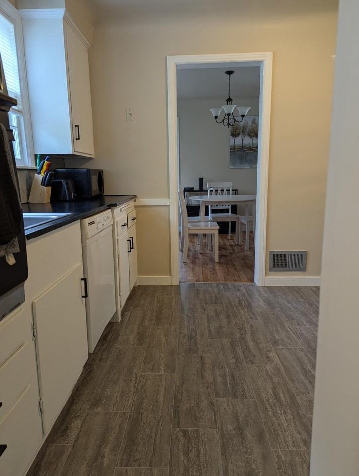 2121 Brenner St - Photo 4 of 10