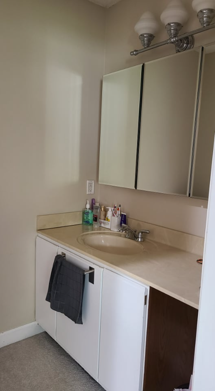 132 Sussex Dr - Photo 2 of 14