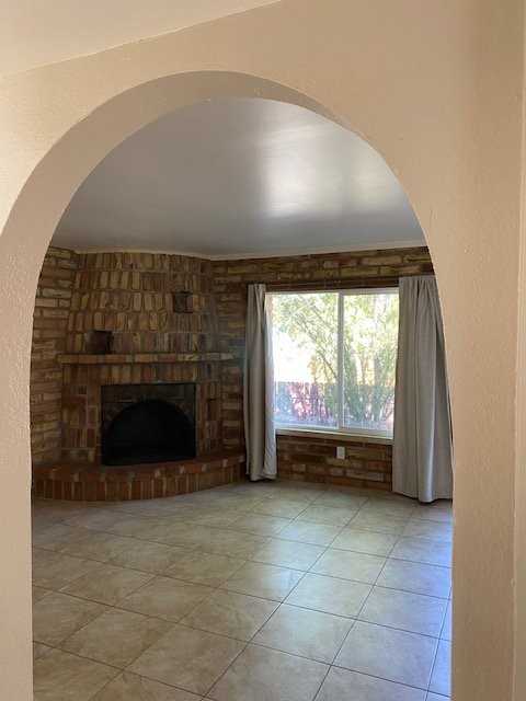 3050 N Cherry Ave - Photo 3 of 8
