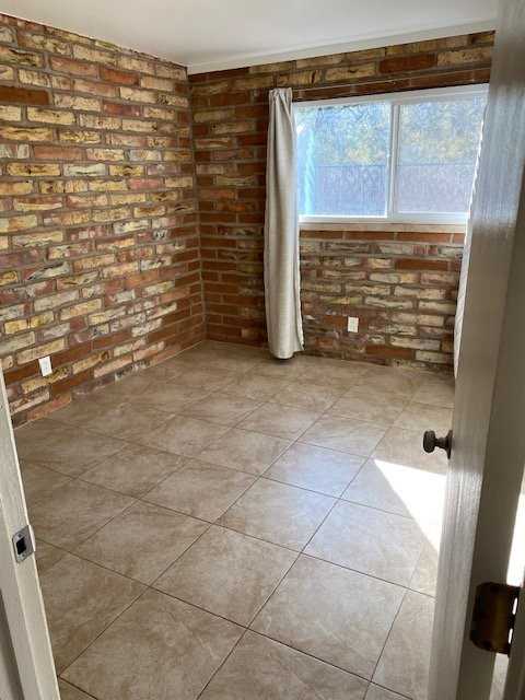 3050 N Cherry Ave - Photo 6 of 8