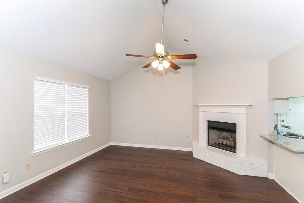 4506 Shadow Hollow Dr - Photo 2 of 15