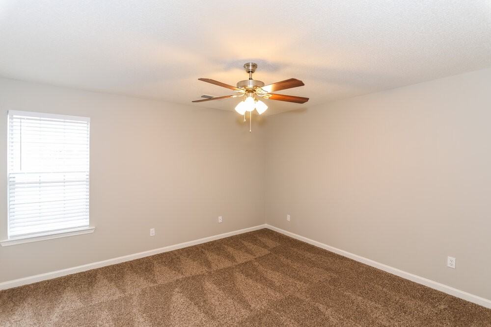 4506 Shadow Hollow Dr - Photo 4 of 15