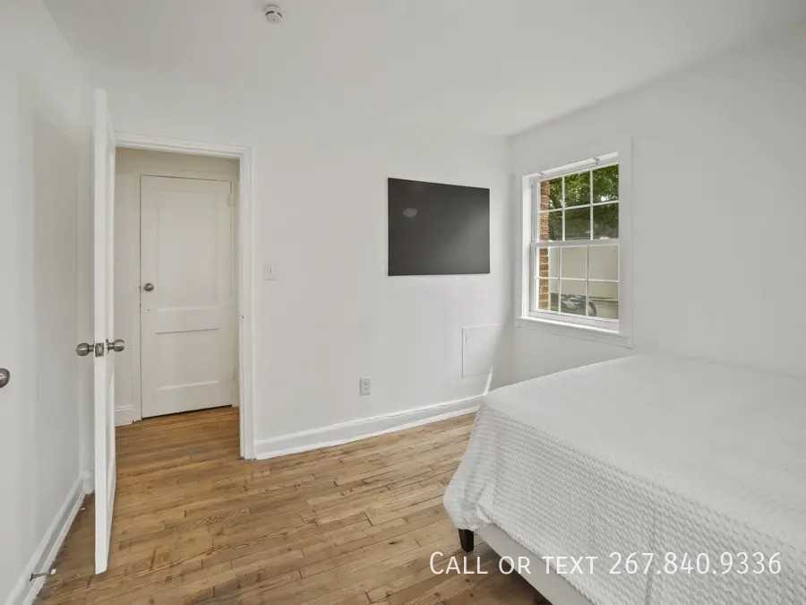 4235 1st St Se #4 - Photo 4 of 33