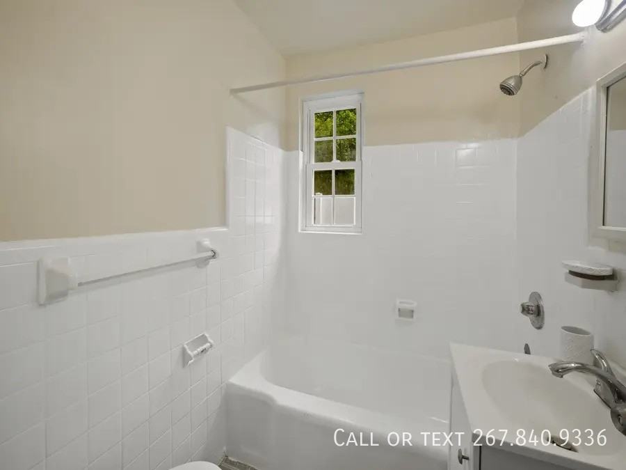 4235 1st St Se #4 - Photo 5 of 33