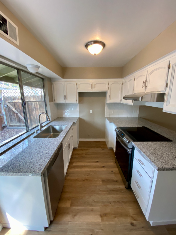 520 W Sierra Ave #102 - Photo 3 of 9