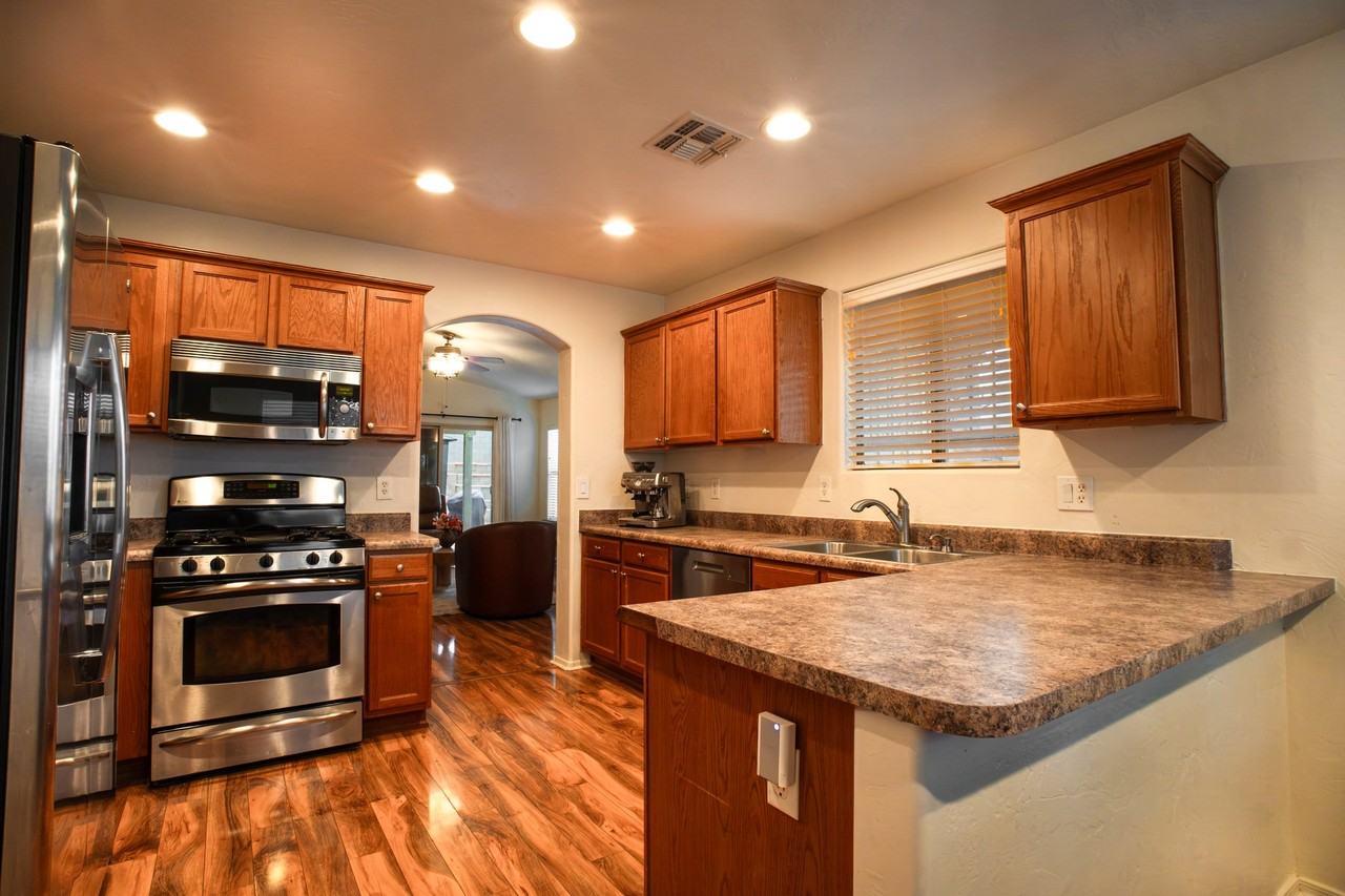 3724 W Fitzwater Ct - Photo 2 of 17
