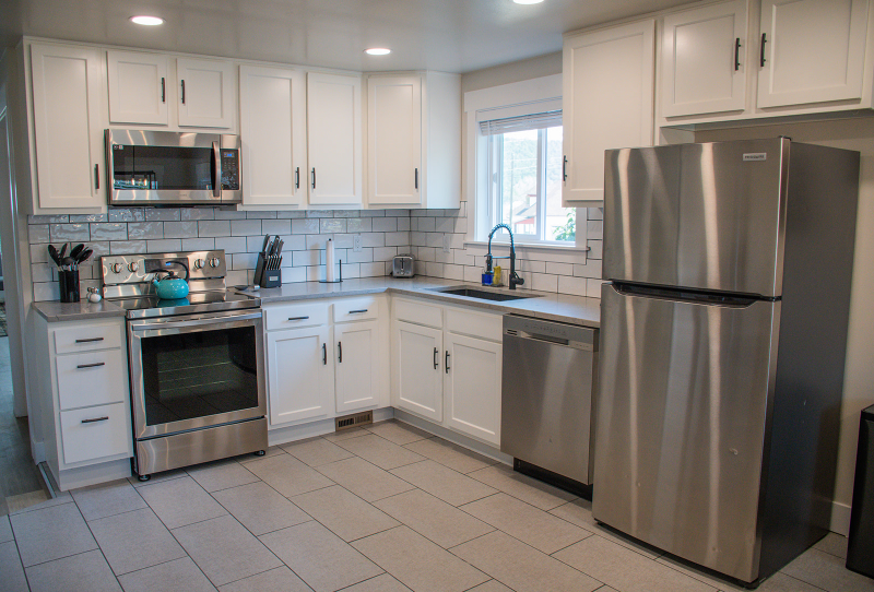821 S Ash St - Photo 2 of 11